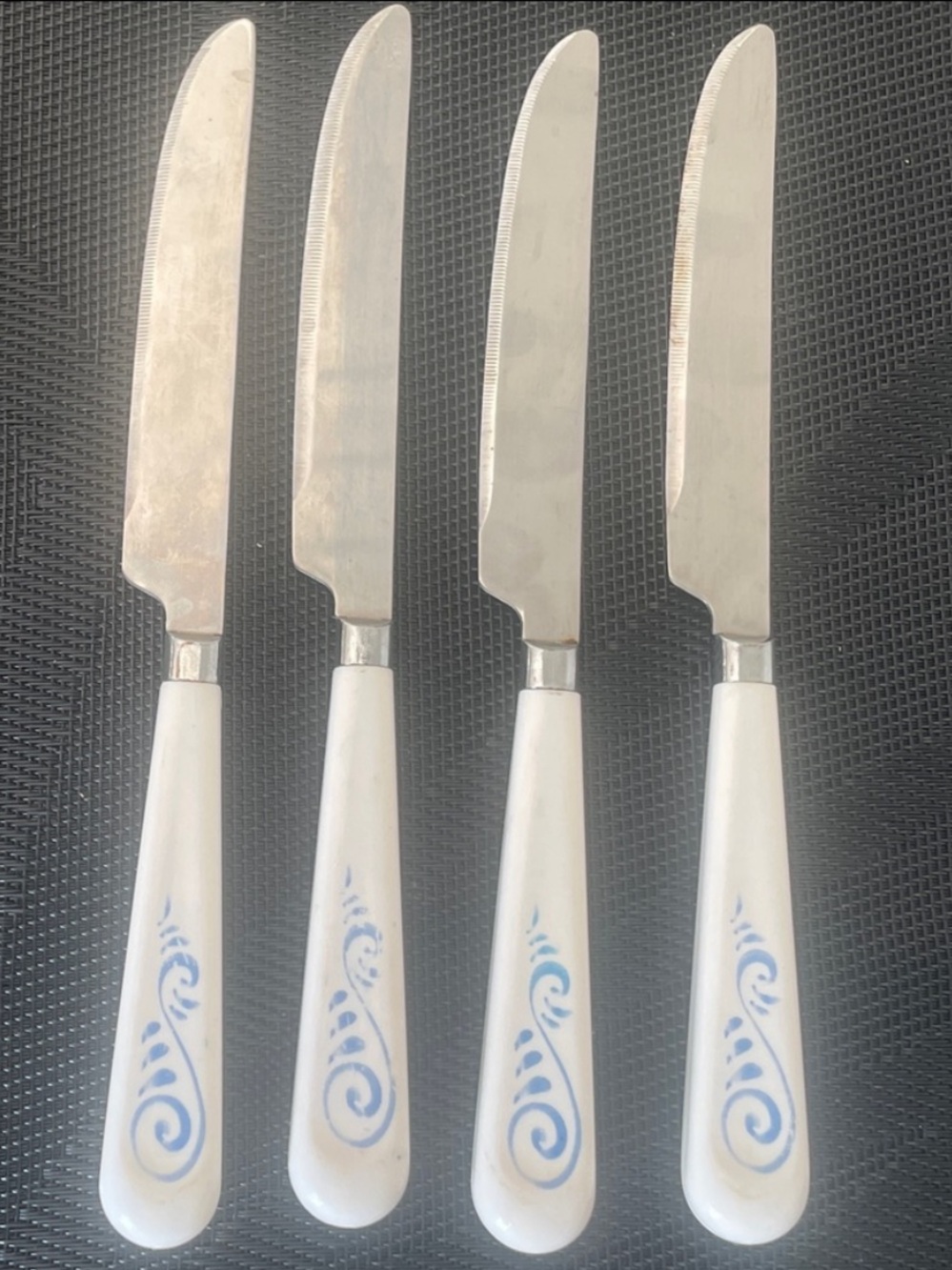 Dinner Knives Set of 4 Resin Blue White Pattern Stainless Steel